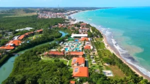 Vista panorâmica de resort maragogi all inclusive com praia