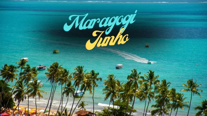 Vista panorâmica de Maragogi em junho com mar cristalino e céu azul