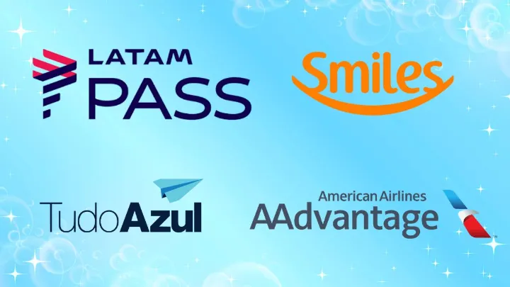 Logos do Latam Pass, Smiles, TudoAzul e AAdvantage em fundo azul.